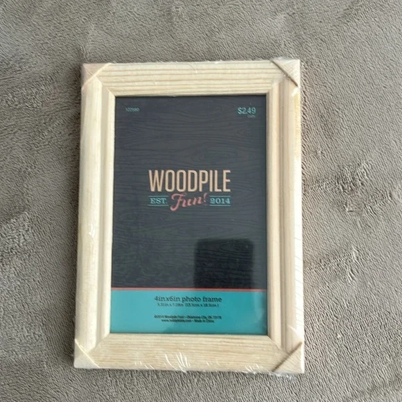 Woodpile Wooden Photo Frame 4x6” - Picture 7 of 8